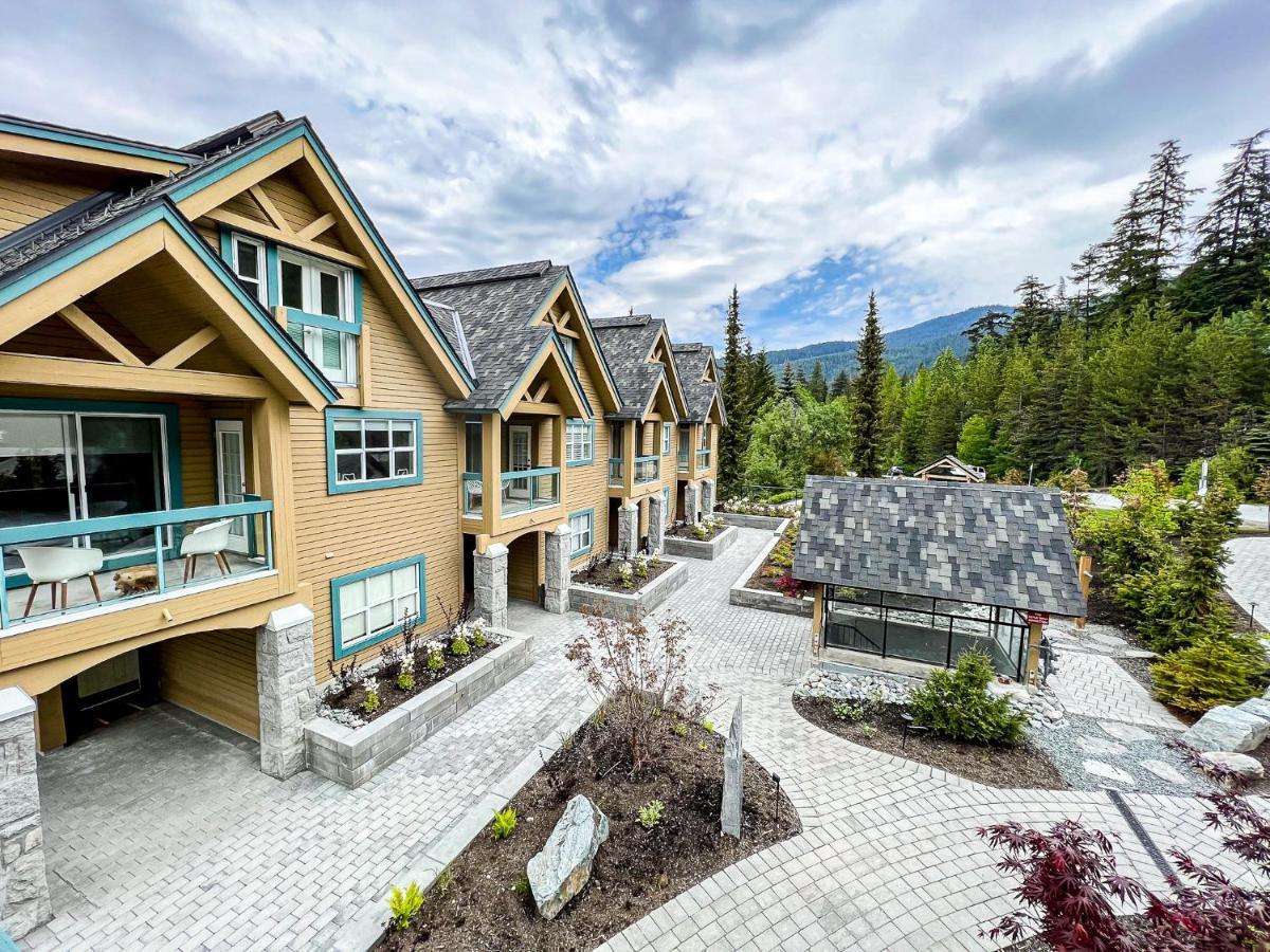 Snowbird Townhouses By Elevate Vacations Whistler Exterior photo